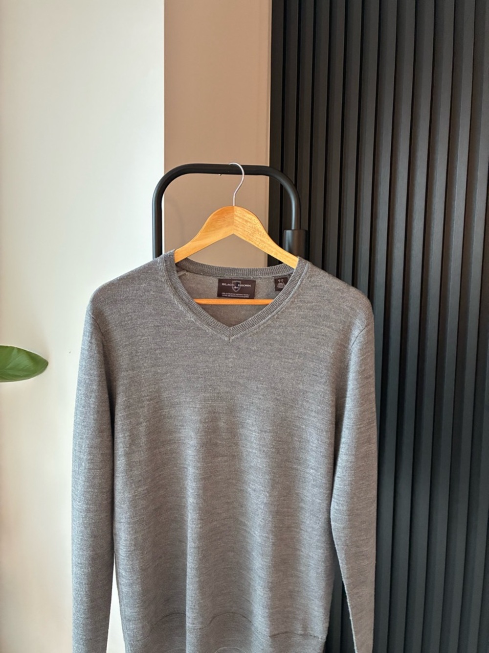 Black & Brown Men's V-Neck Merino Gray Sweater